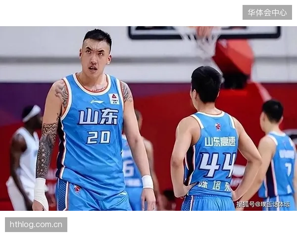 山东男篮在达成赛季八强目标后迅速启动阵容调整，为新赛季的竞争力进行储备。